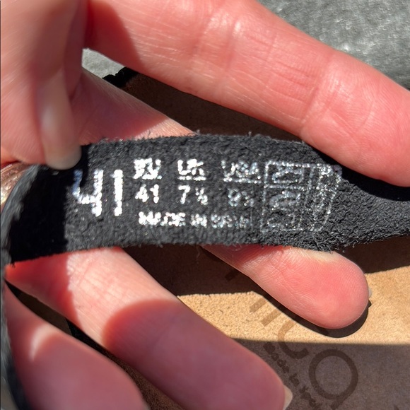 NWOT Lunita Women’s Black Leather Sandals, Peep Toe, Cut Out Design, Size 9 1/2 - Picture 4 of 17